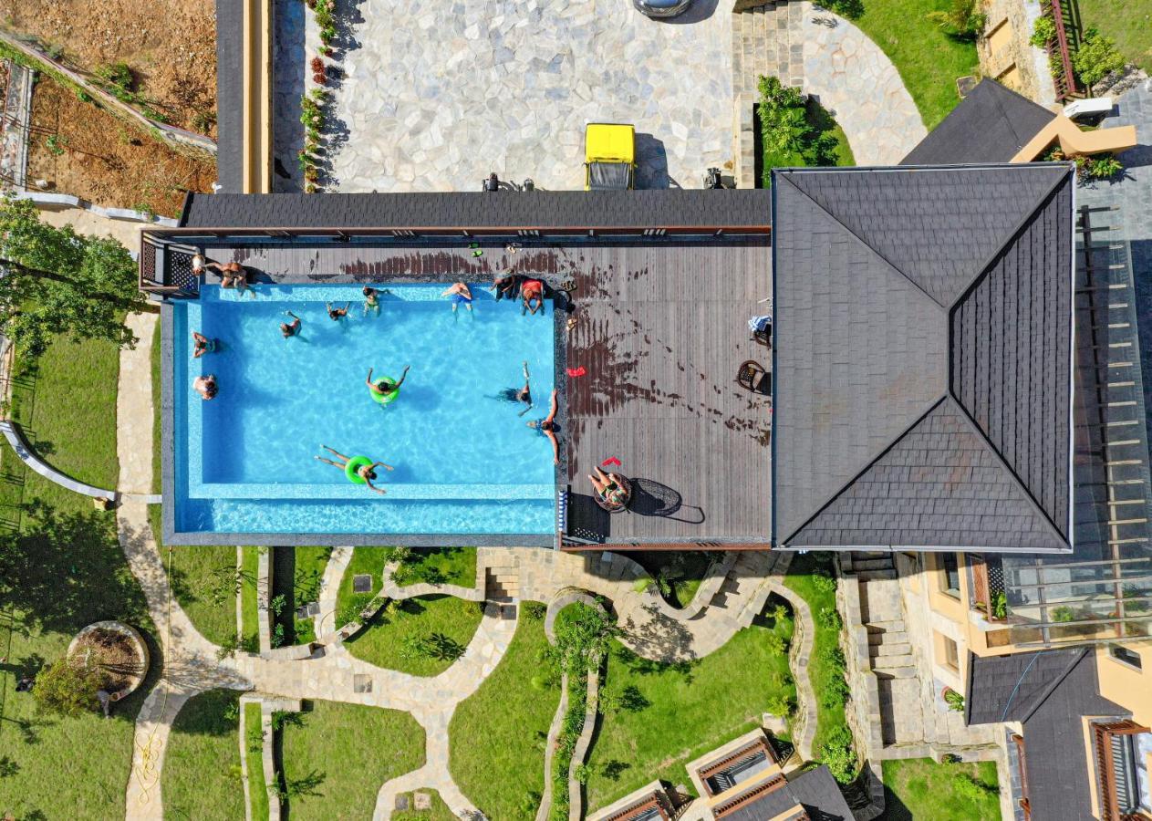 Bar Peepal Resort Pokhara Bagian luar foto Aerial view of the pool