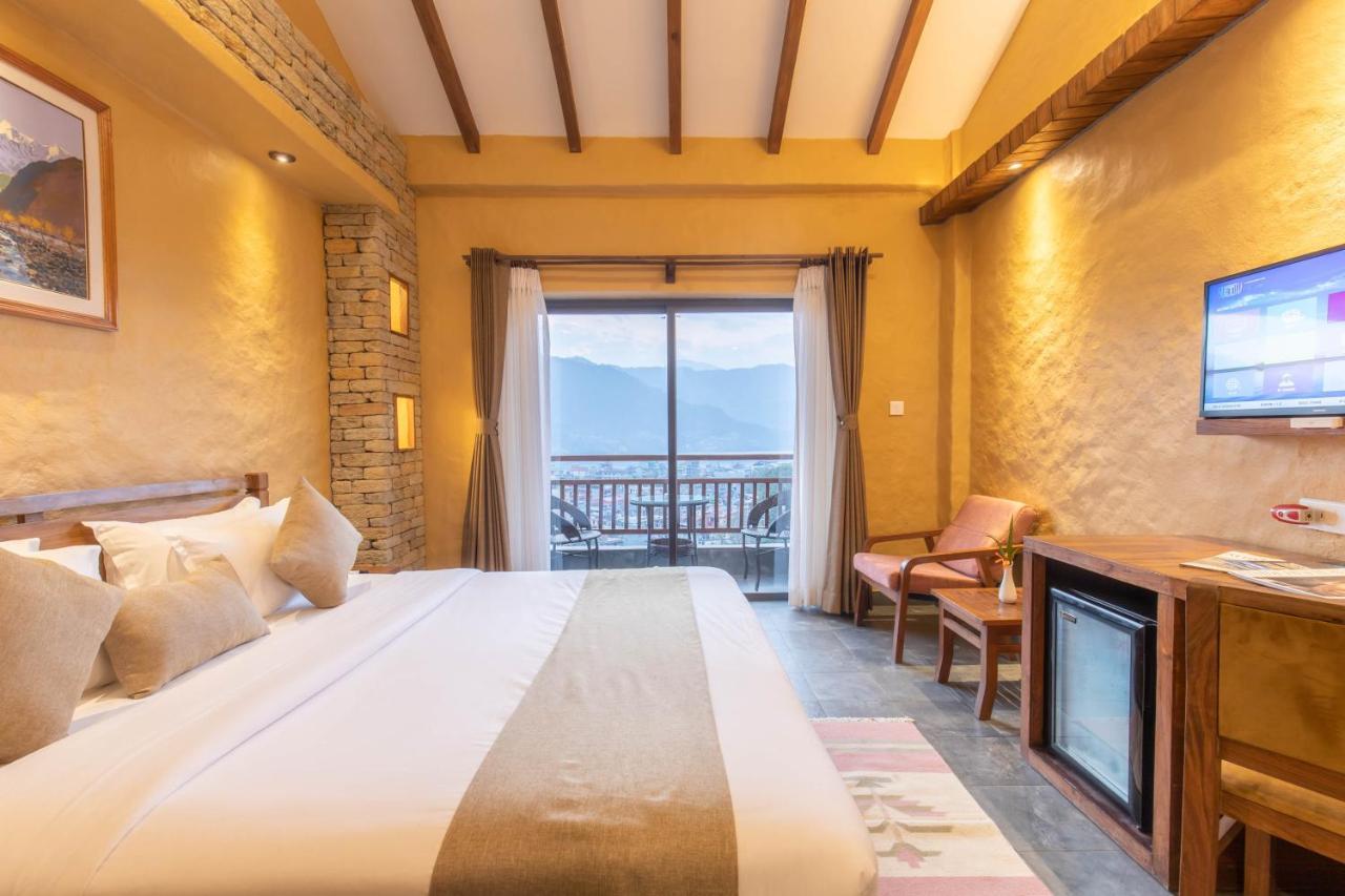 Bar Peepal Resort Pokhara Bagian luar foto Deluxe room