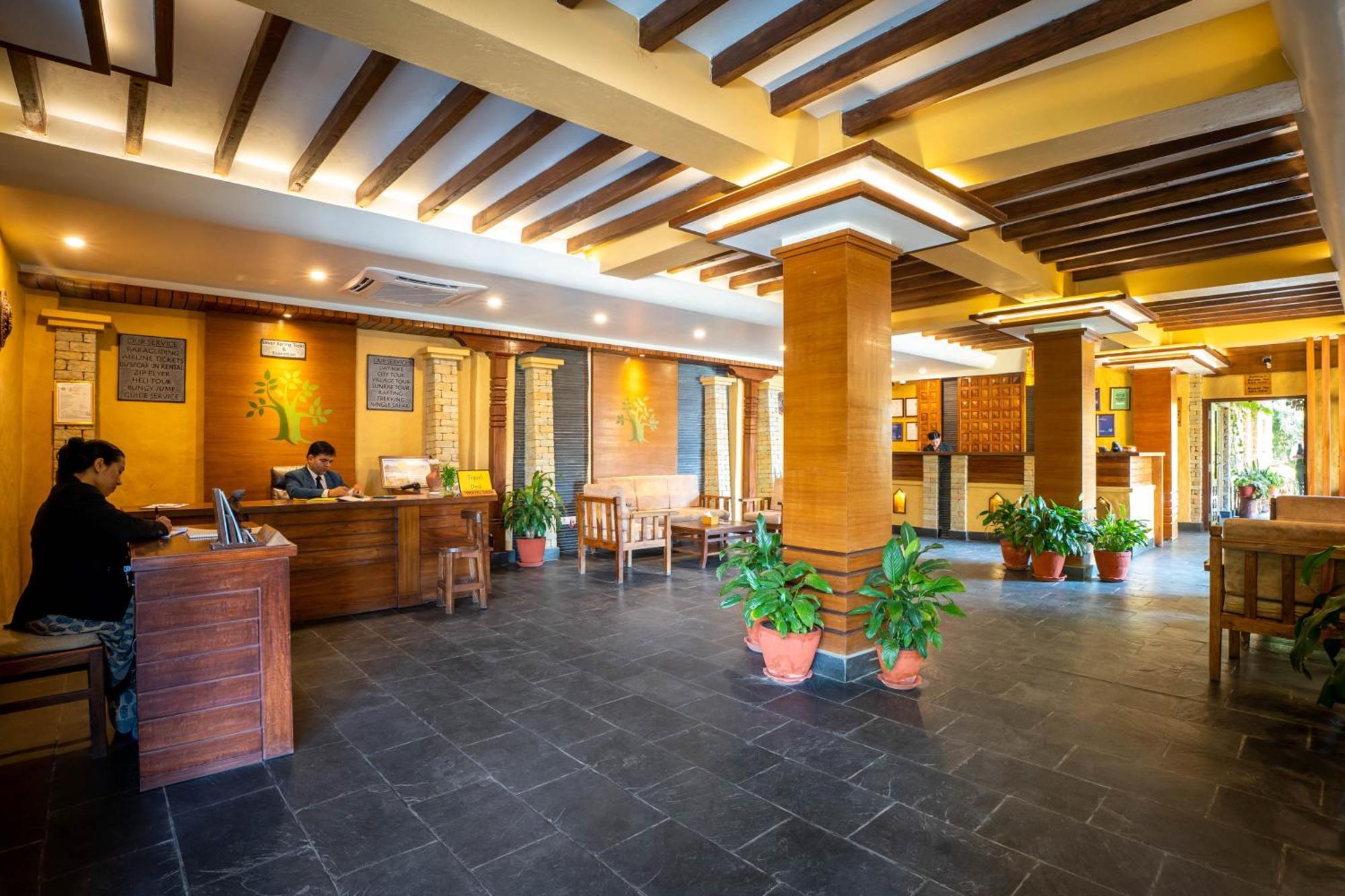 Bar Peepal Resort Pokhara Bagian luar foto Lobby