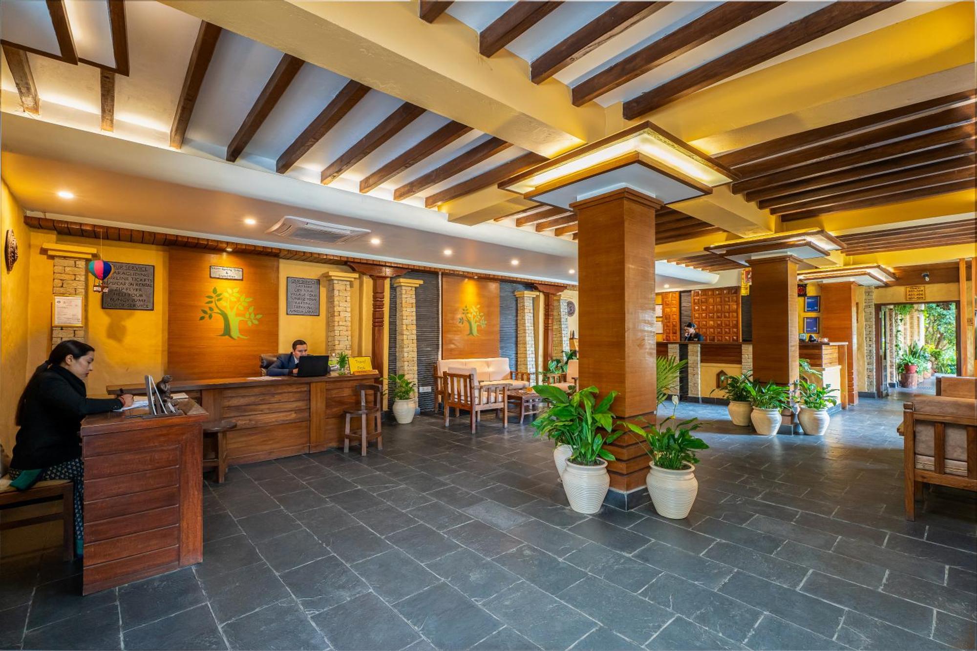 Bar Peepal Resort Pokhara Bagian luar foto Lobby