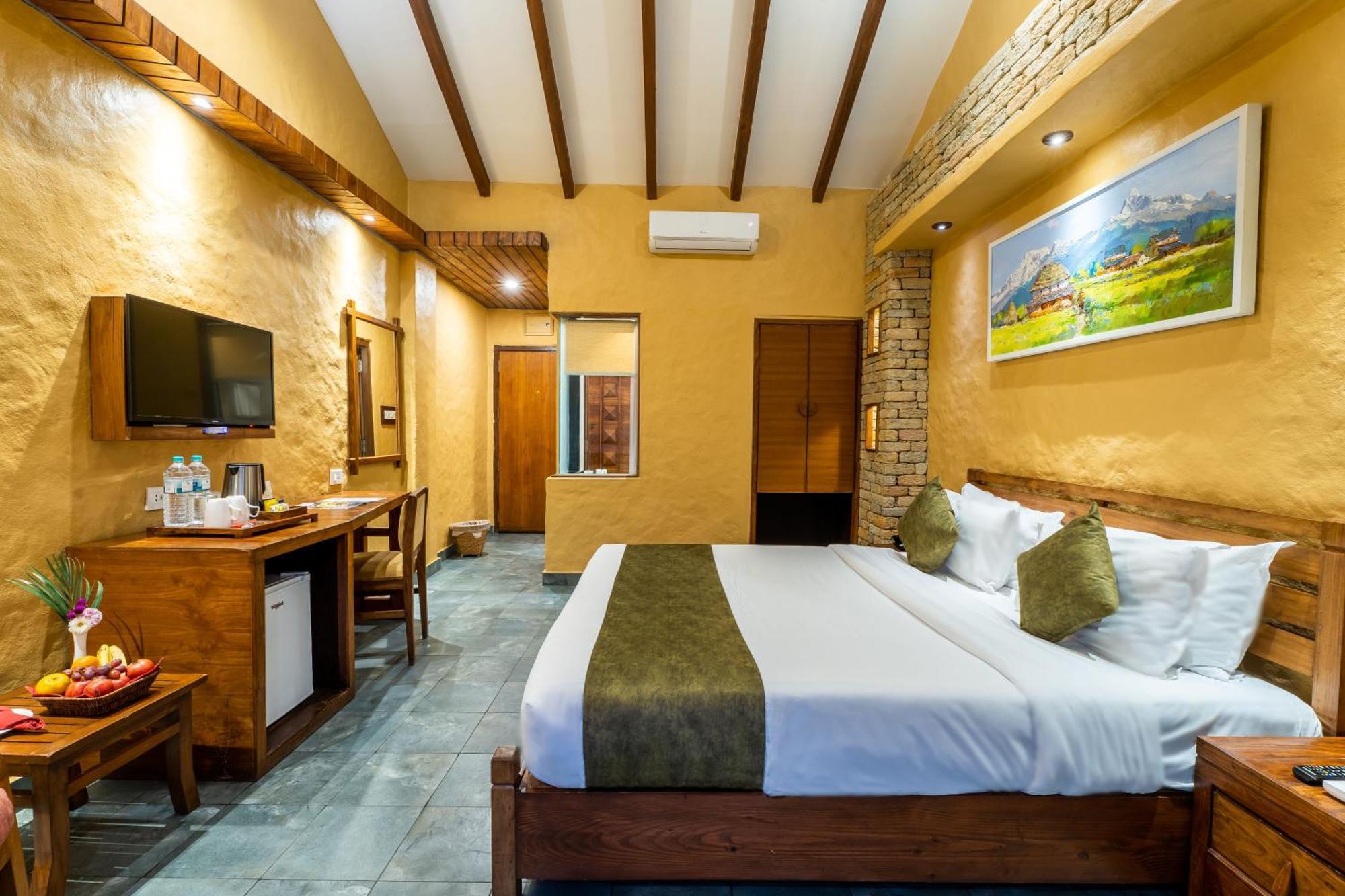 Bar Peepal Resort Pokhara Bagian luar foto Deluxe Room