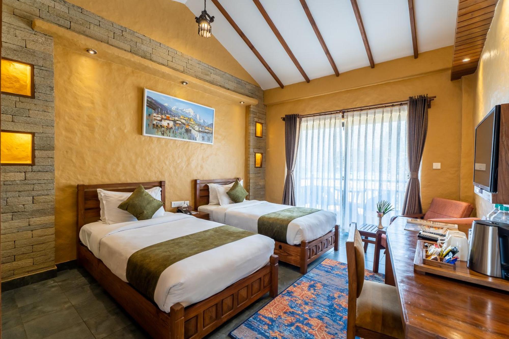 Bar Peepal Resort Pokhara Bagian luar foto Deluxe Room