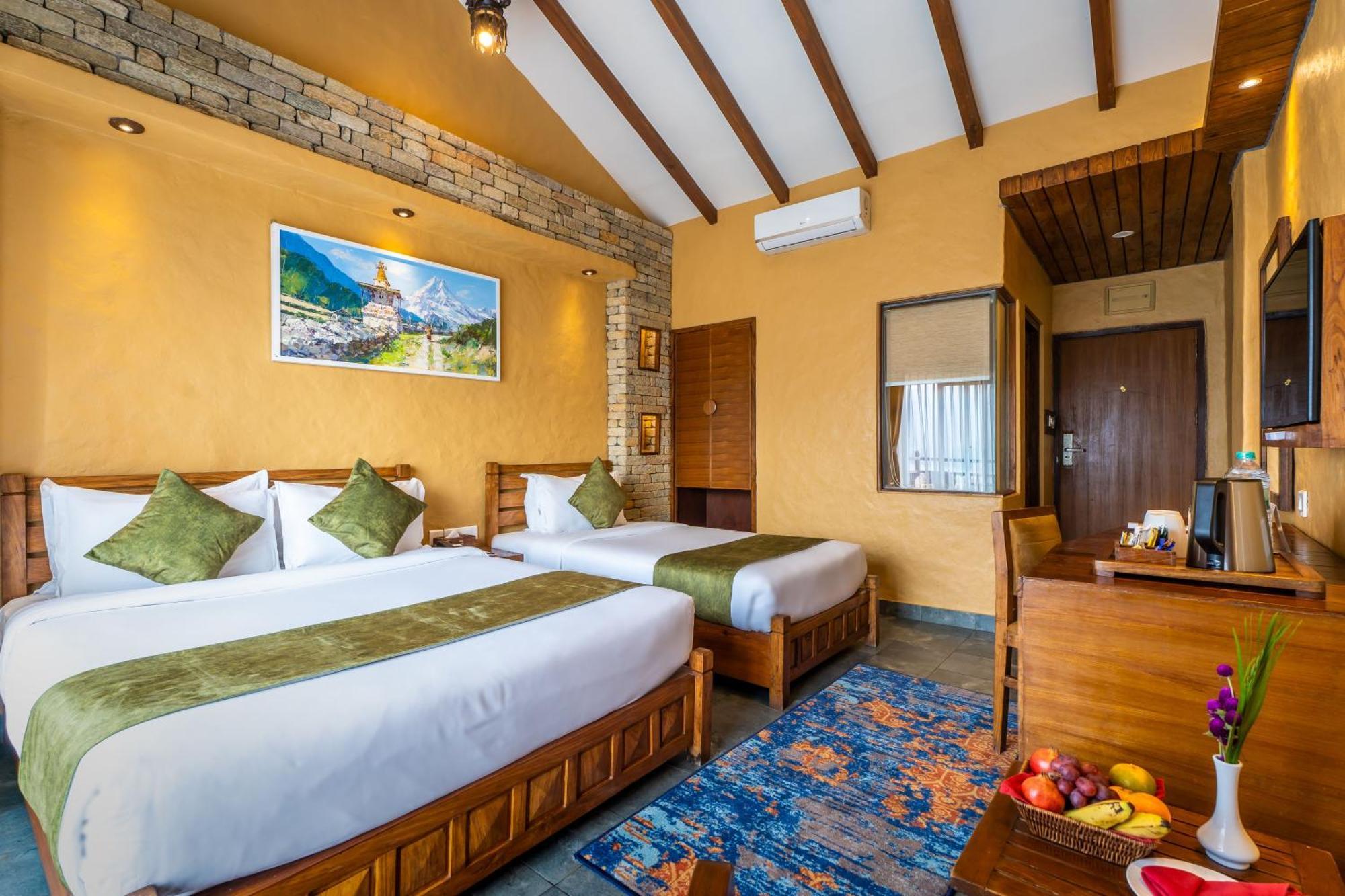 Bar Peepal Resort Pokhara Bagian luar foto Deluxe Room